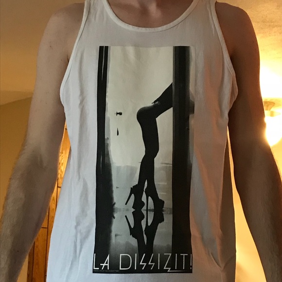 Dissizit Tank - Picture 1 of 1